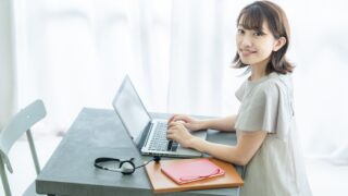 副業向けクラウドソーシングサイト16選【2024年最新版】選び方や主婦が稼ぐコツを紹介