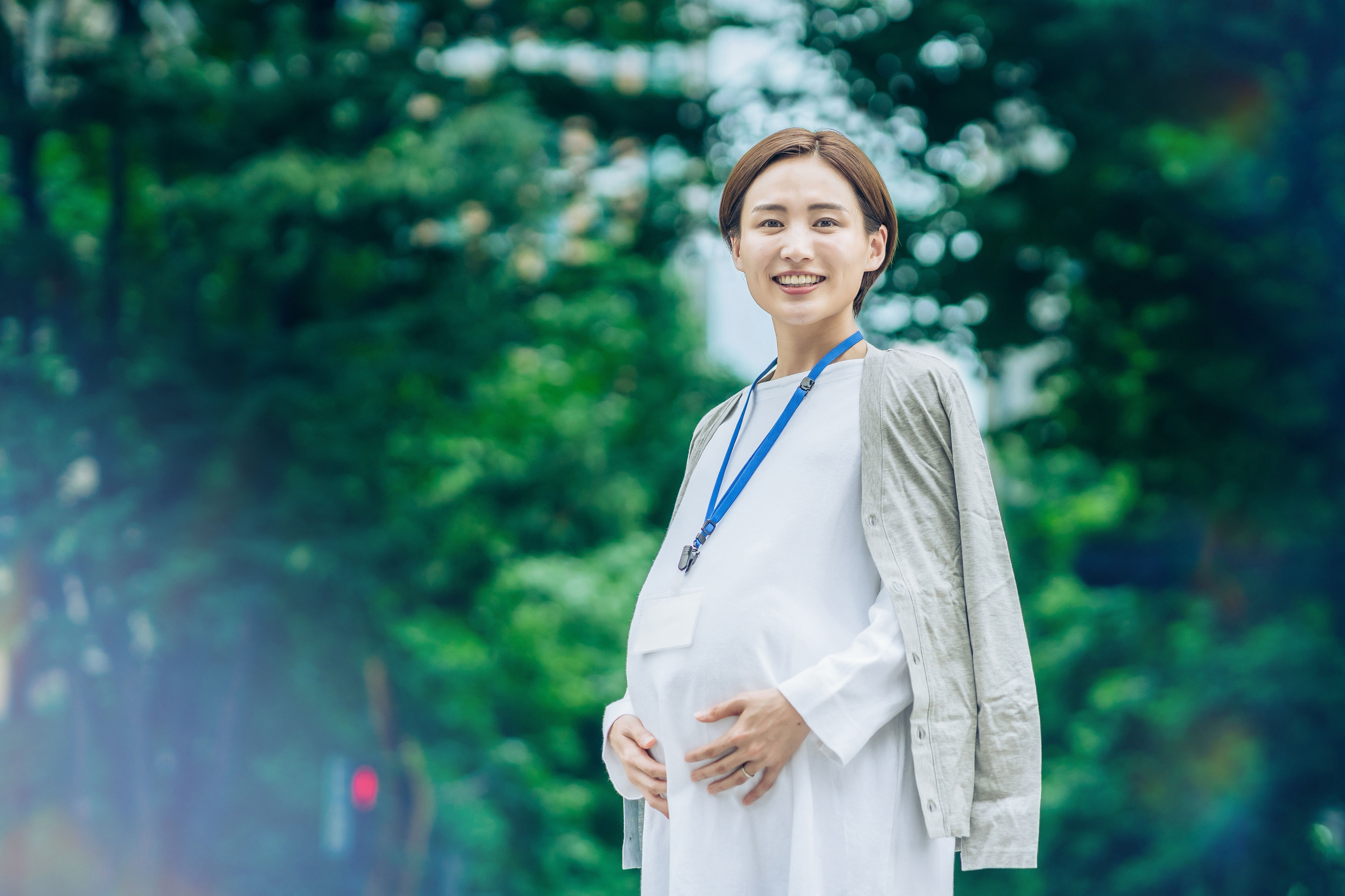 妊娠何ヵ月まで立ち仕事で働ける?押さえるべき5つのポイントや不安な場合に行うことを解説