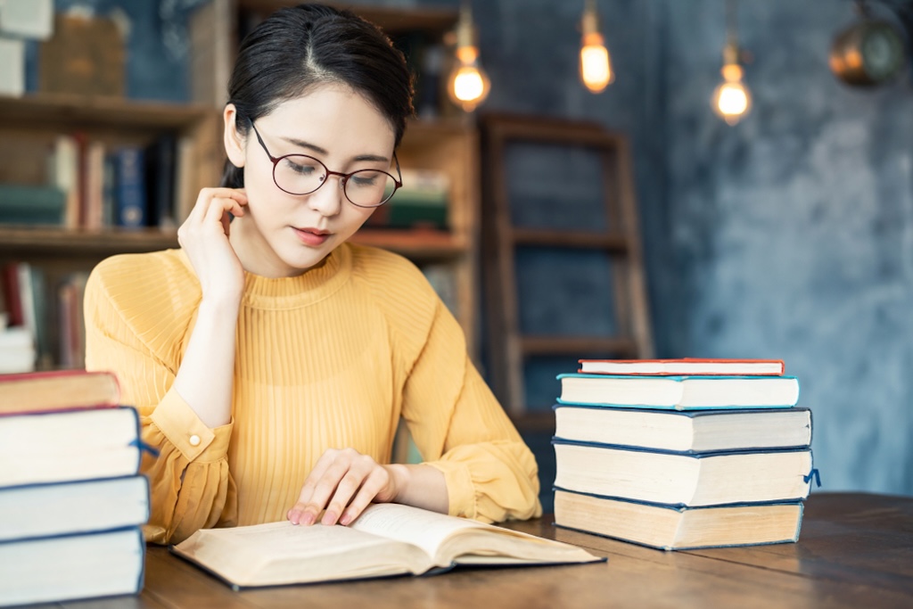 起業したい女性におすすめの実践的に学べる本7選