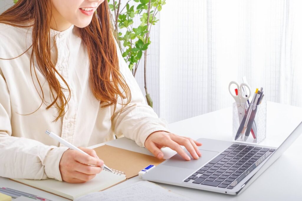 子育てと在宅ワークを両立するための3つのコツ